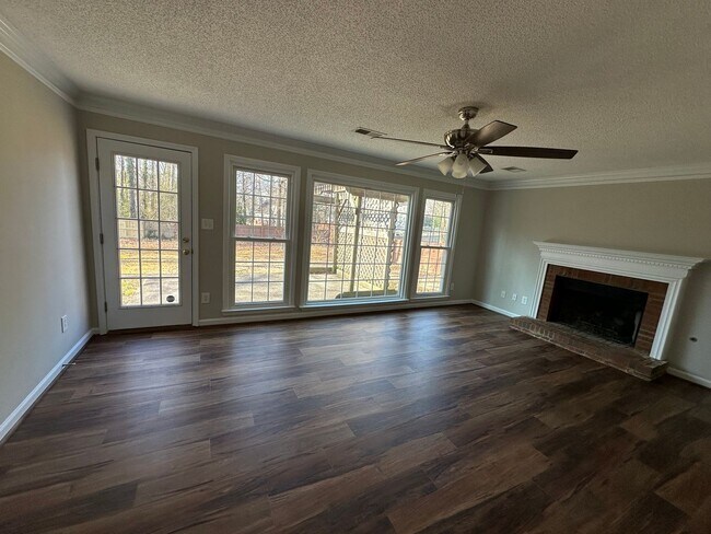 Building Photo - 2881 Wynford Dr S W