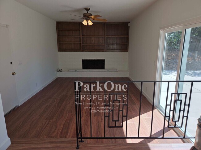 Building Photo - 1501 Fieldcrest Dr