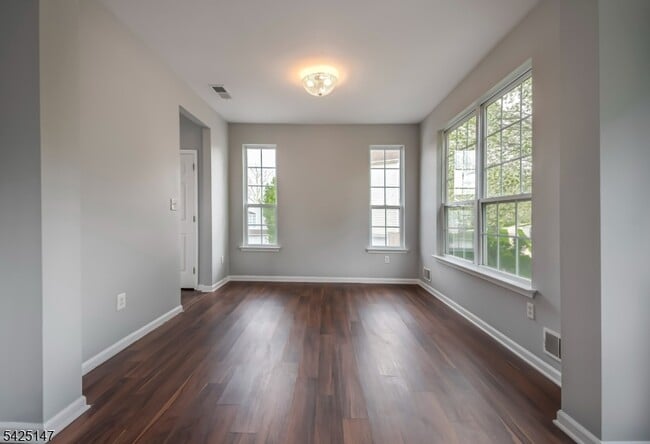 Building Photo - 227 Winding Hill Dr