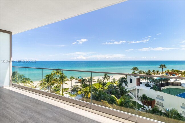 Building Photo - 18975 Collins Ave