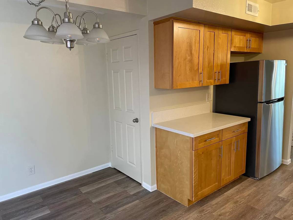 Building Photo - 2977 Mendoza Dr