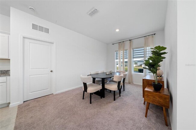 Building Photo - 1485 Effra Wy