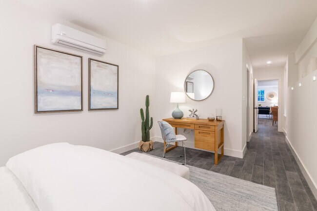 Bedroom - staged - 112 4th St NE