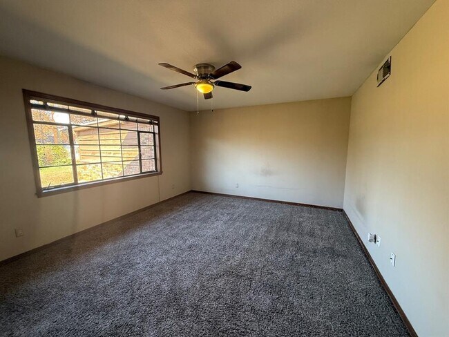 Building Photo - 3601 NW 62nd St