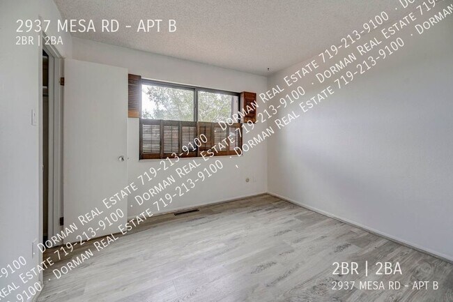 Building Photo - Two bedroom condo close to Garden of the G...