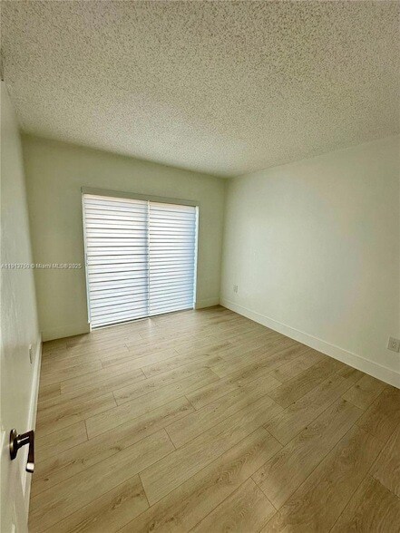 Building Photo - 15609 SW 73rd Cir Terrace