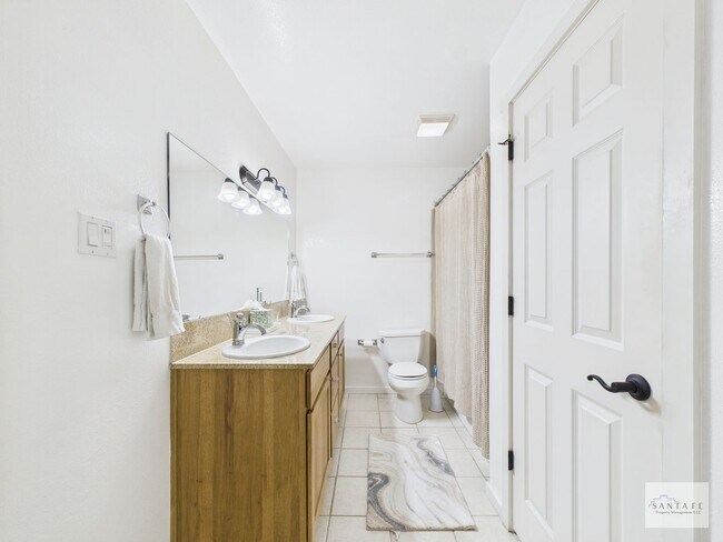 Building Photo - Fully Furnished Condo Available Now!