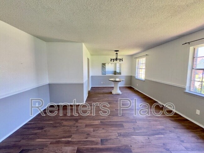 Building Photo - 6310 S 72nd E Pl