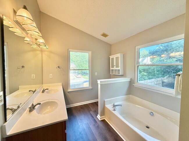 Building Photo - Spacious 4BD, 2.5BA Wake Forest Home with a Fenced Yard Centrally Located Near Shopping, Dining, ...