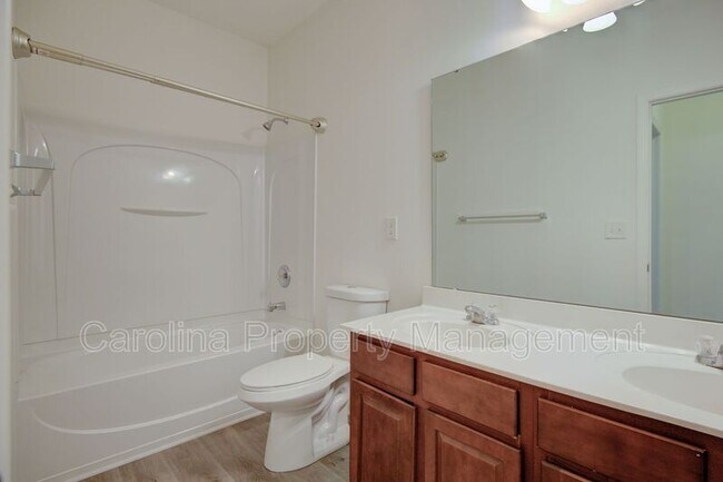 Building Photo - 421 Garden Grove Rd