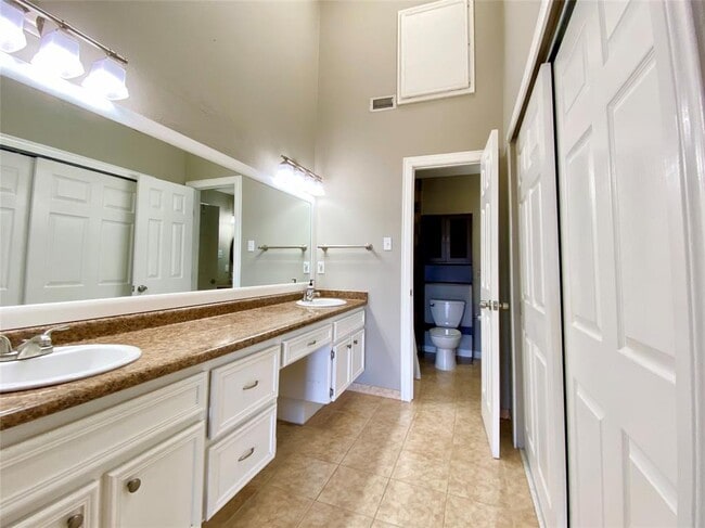 Building Photo - 1804 Capital Pkwy