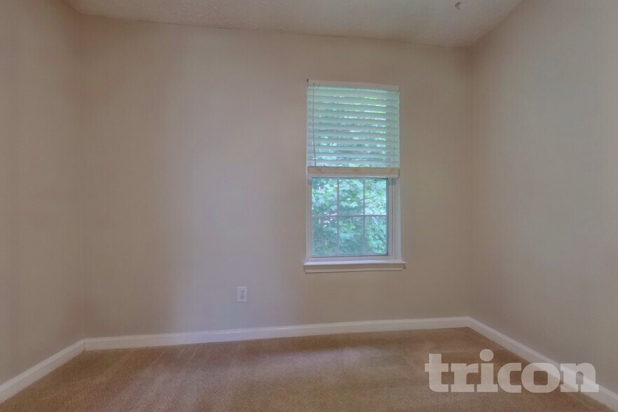 Building Photo - 411 Clearstream Ln