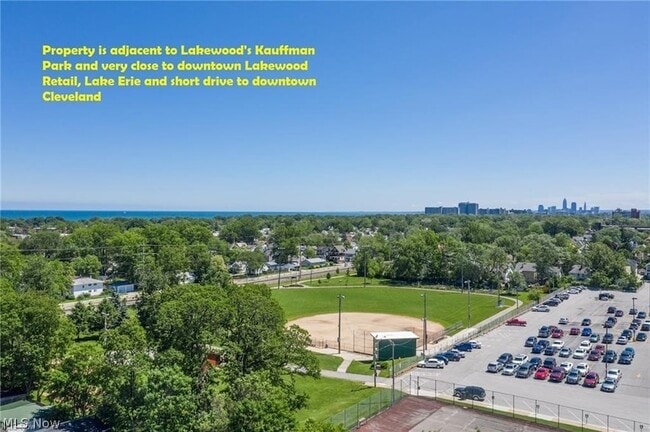 Building Photo - 1303 Lakeland Ave