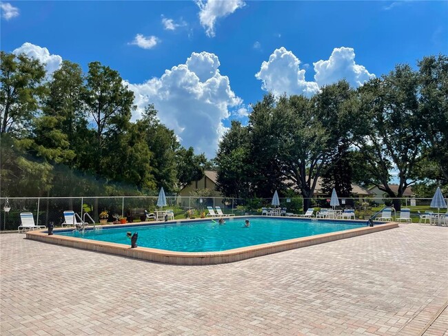 Building Photo - 2573 Oakleaf Ln