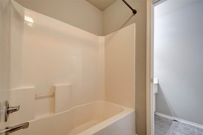 Building Photo - 1718 Redwing Cove Dr