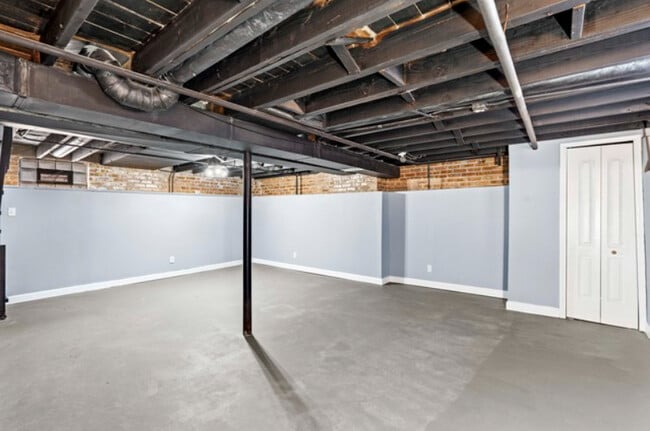 Building Photo - 36 166th Pl