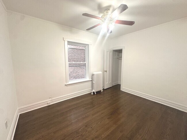 Building Photo - 5814 N Campbell Ave