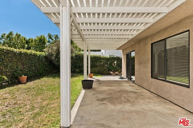 Building Photo - 26816 Cactus Trail