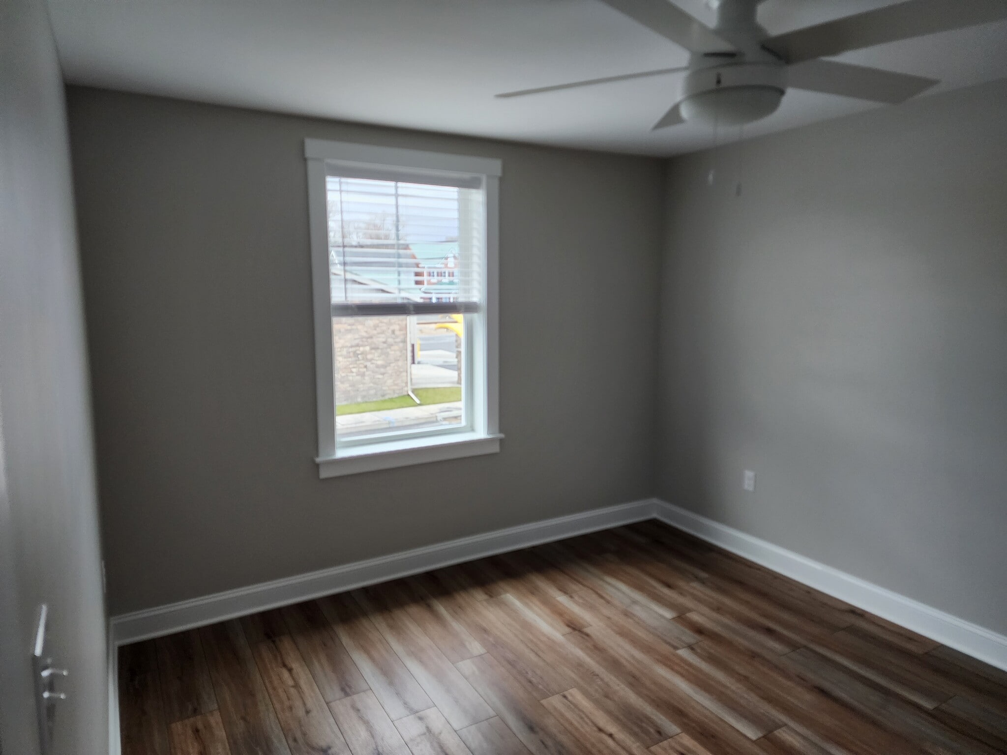 Building Photo - 600 3rd Ave