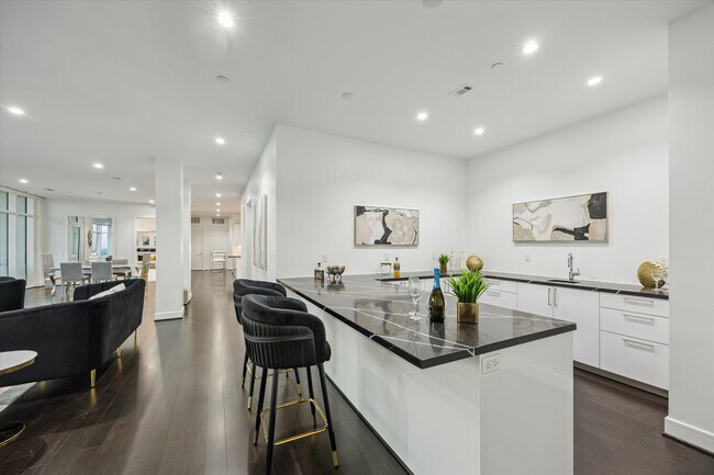 Building Photo - 4521 San Felipe St