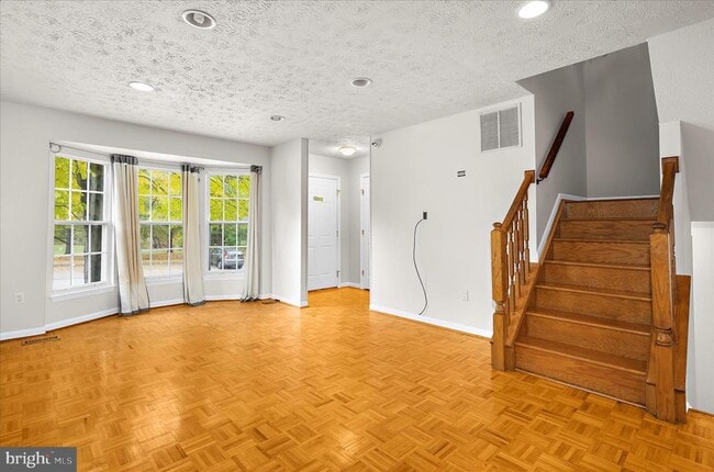 Building Photo - 2009 Heritage Dr