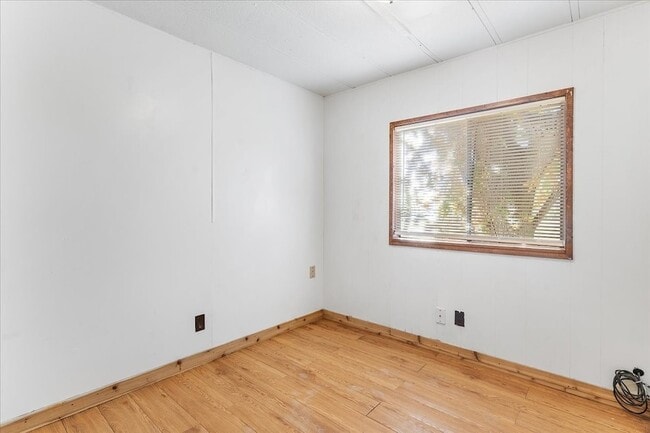 Building Photo - 3818 Co Rd 826