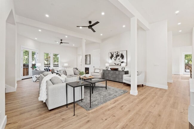 Building Photo - $11,995 - Stunning Executive Estate in Wil...