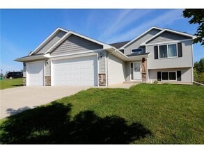 Building Photo - 1203 Pondview