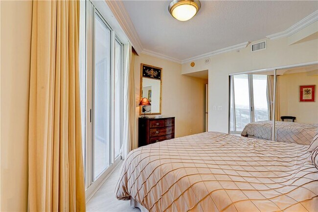 Building Photo - 3200 N Ocean Blvd