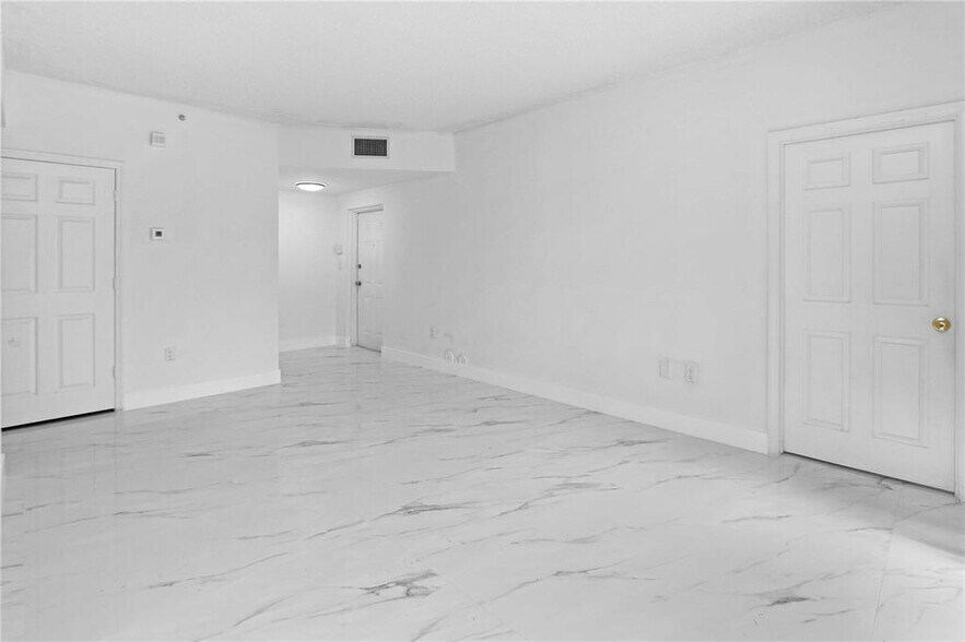 Primary Photo - 7085 Nova Dr