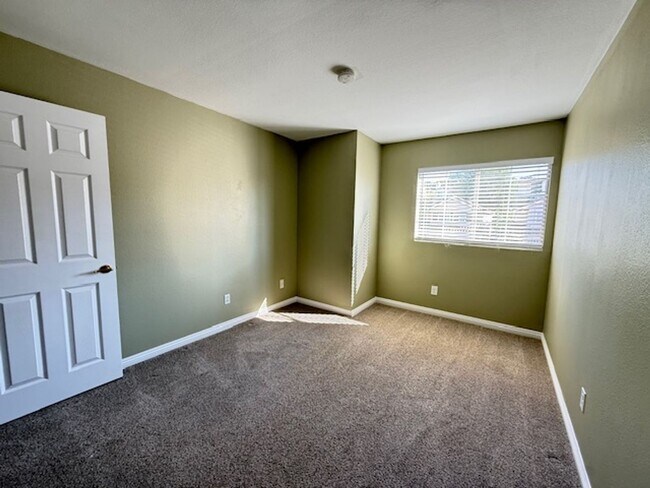 Building Photo - Spectacular view home in Anaheim Hills