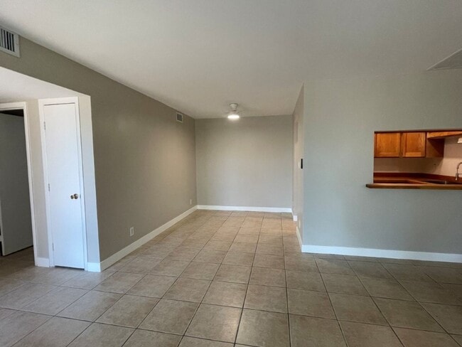Building Photo - 5634 N 79th Way