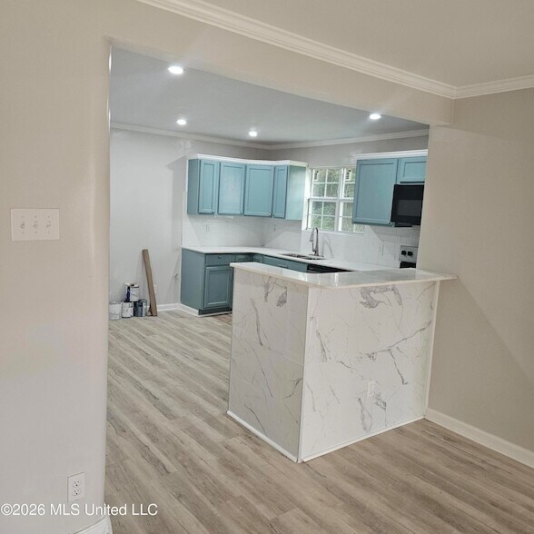 Building Photo - 2512 Beachview Dr