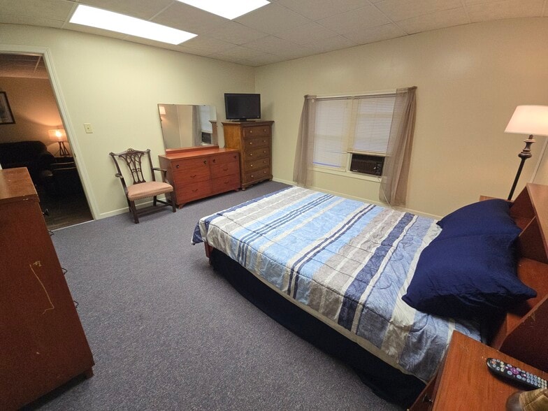 Building Photo - 1 College Ave