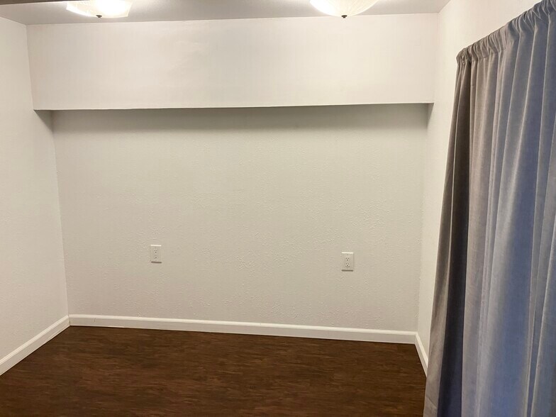 Office - 9416 SW View Point Ter