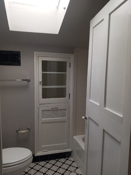 Building Photo - 514 Madison St