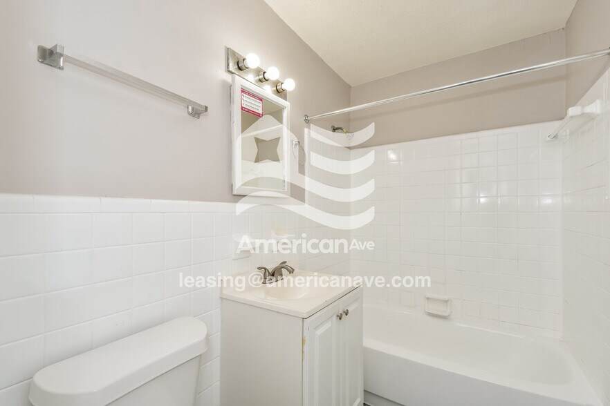 Building Photo - 1502 Whiteford Rd