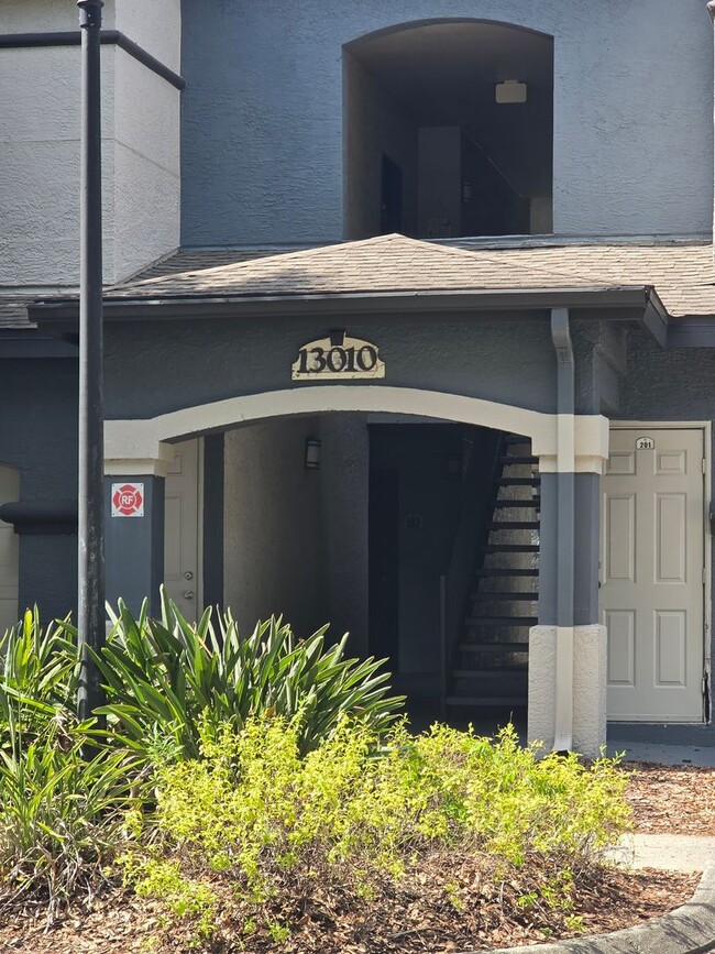 Building Photo - One bedroom one bath apartment close to USF