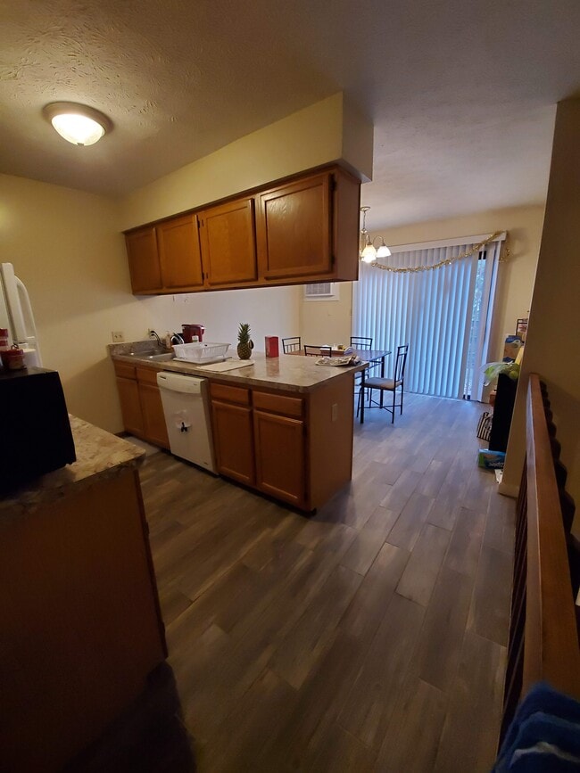 Building Photo - 6282 2nd Ave