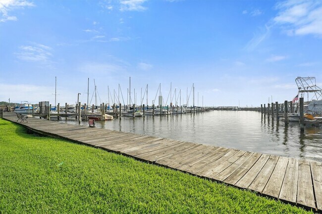 Building Photo - 18118 Lakeside Ln