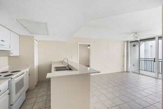 Building Photo - 2 Bedroom 2 Bathroom in the Salt Ponds Con...