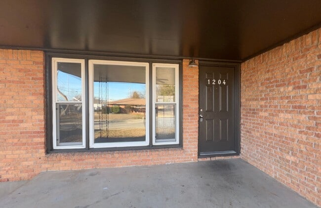 Building Photo - 1204 NW Carroll- COMING SOON!