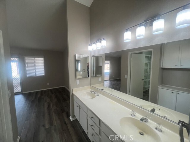 Building Photo - 26328 Columbus Dr