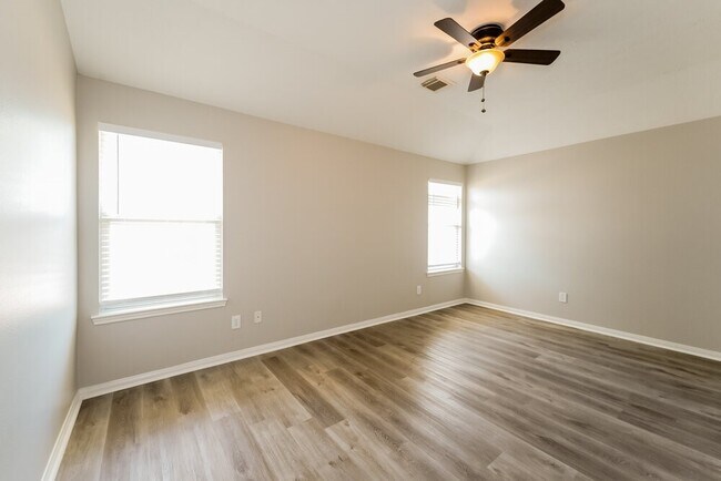 Building Photo - 20827 Oak Rain Ct