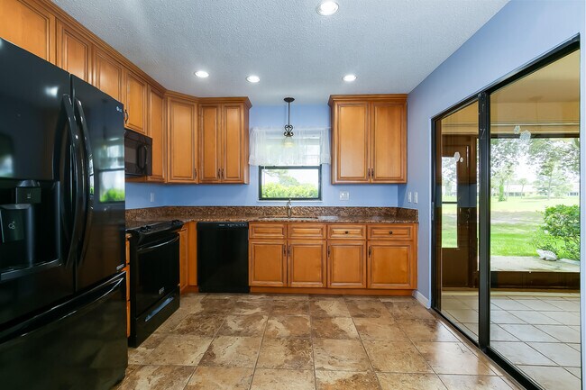 Building Photo - 4166 Gator Trace Villas Cir
