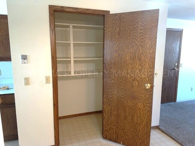 Building Photo - 2 BD - WHEN LOCATION, COMMUNITY AND PRICE MATTER...THIS IS THE PLACE FOR YOU!