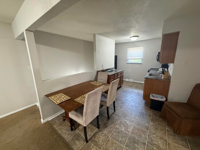 Building Photo - 205 Wheaton Ct