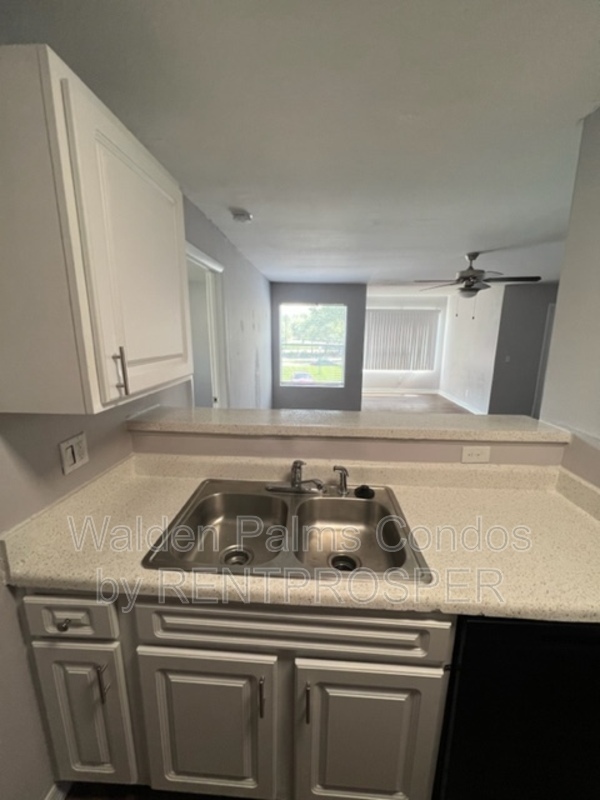 Building Photo - 4732 Walden Cir