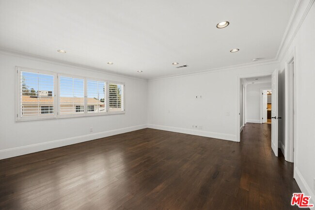 Building Photo - 18113 Bromley St