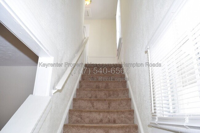 Building Photo - 857 W 41st St
